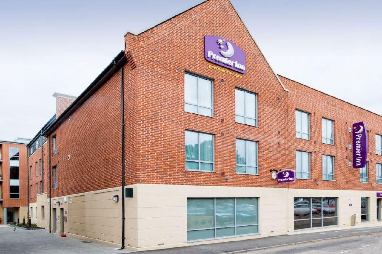 Premier Inn Hitchin Town Centre Exterior foto